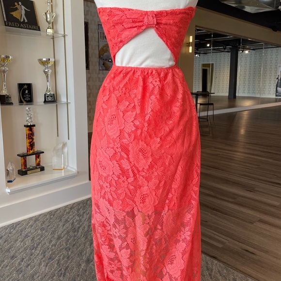 Floral Lace Maxi Dress - Picture 4 of 4